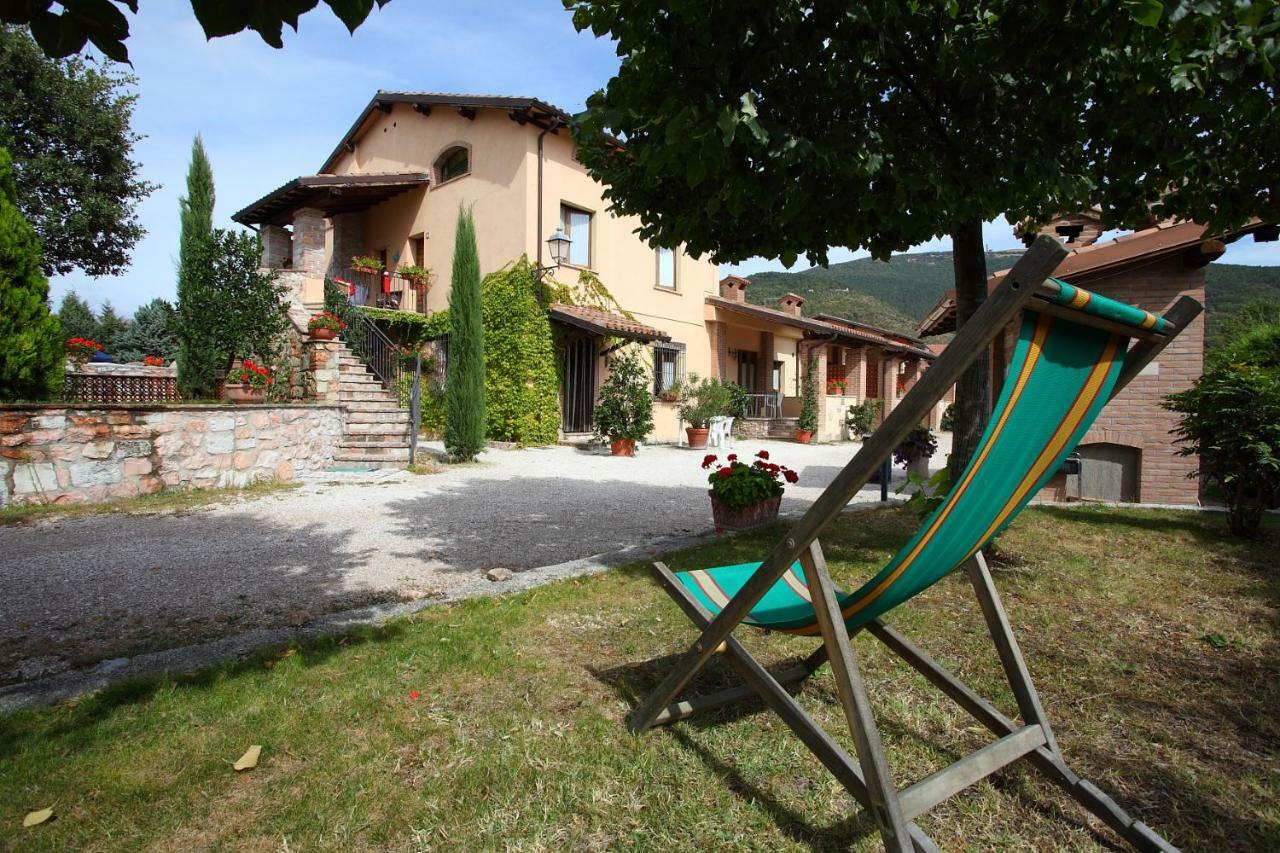 Fossato di Vico Residenza Le Querce Trilocaleヴィラ エクステリア 写真
