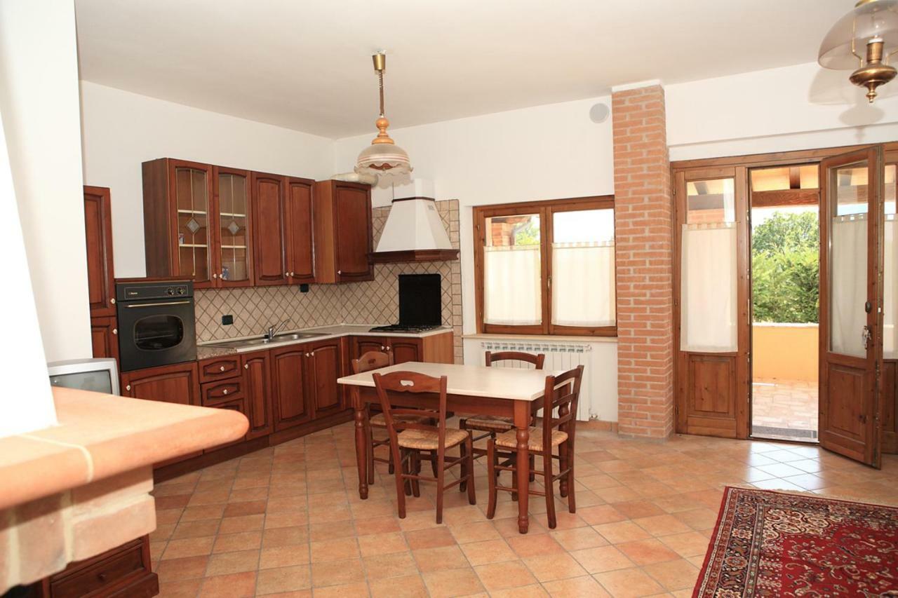 Fossato di Vico Residenza Le Querce Trilocaleヴィラ エクステリア 写真