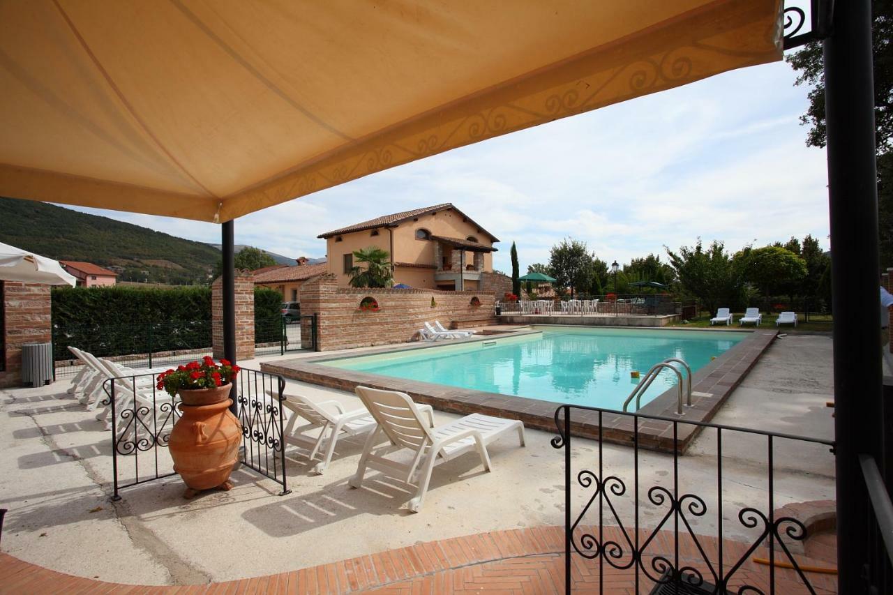 Fossato di Vico Residenza Le Querce Trilocaleヴィラ エクステリア 写真