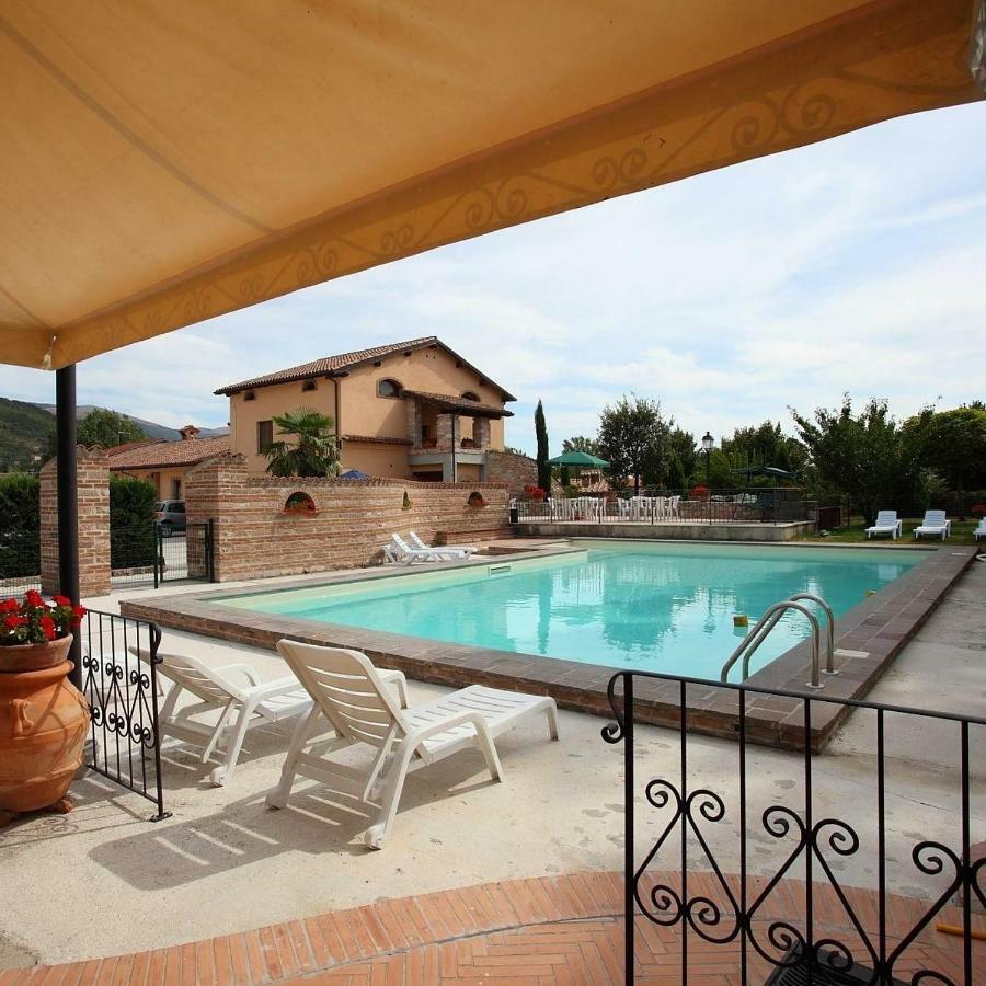 Fossato di Vico Residenza Le Querce Trilocaleヴィラ エクステリア 写真