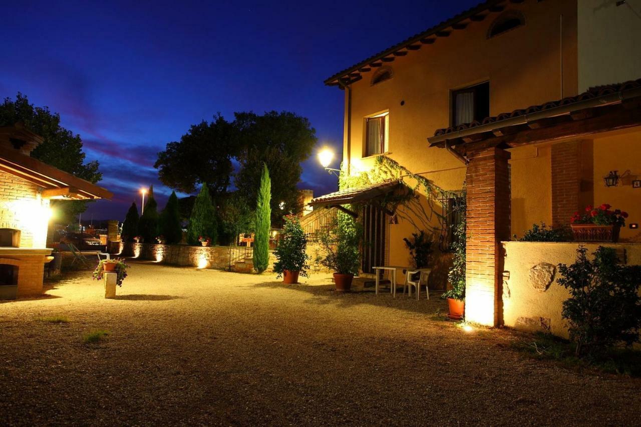 Fossato di Vico Residenza Le Querce Trilocaleヴィラ エクステリア 写真