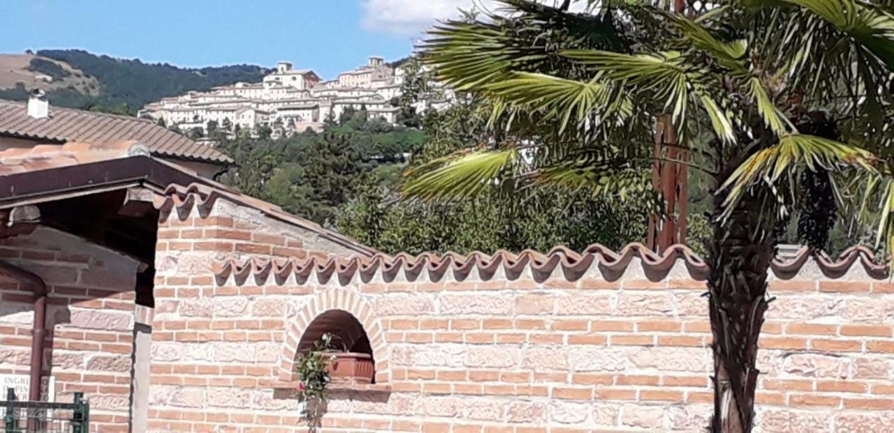 Fossato di Vico Residenza Le Querce Trilocaleヴィラ エクステリア 写真